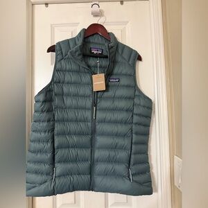 Patagonia Women's down sweater Puffer Vest new